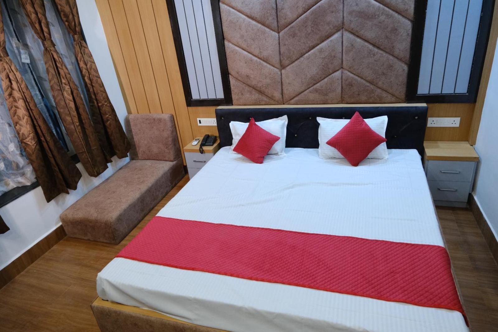 Hotel Golden Continental เดฟการ์ ภายนอก รูปภาพ