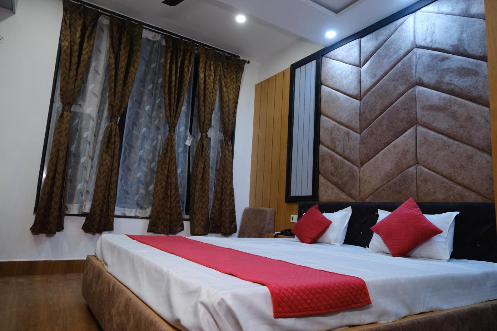 Hotel Golden Continental เดฟการ์ ภายนอก รูปภาพ