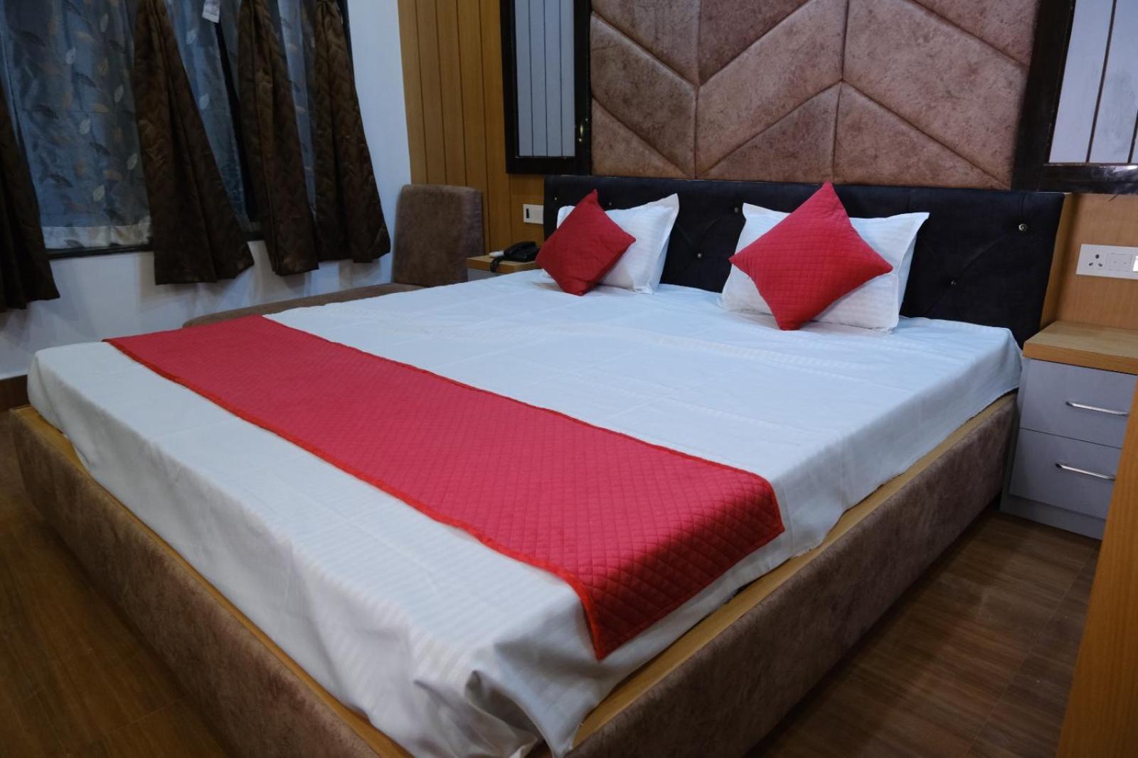 Hotel Golden Continental เดฟการ์ ภายนอก รูปภาพ
