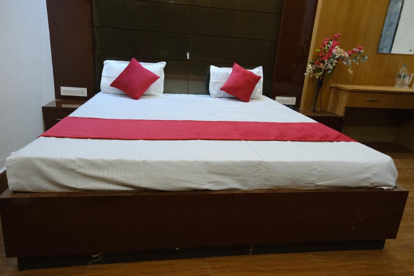 Hotel Golden Continental เดฟการ์ ภายนอก รูปภาพ